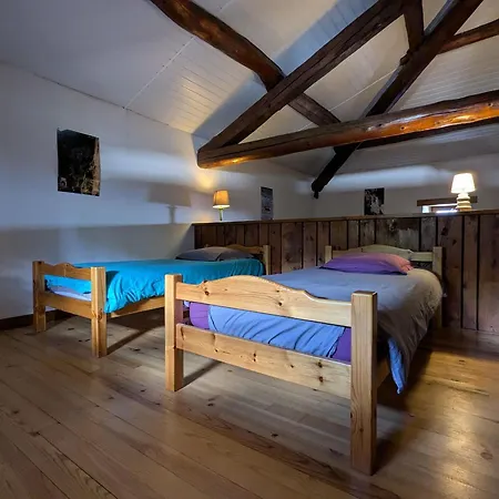 En Pierres Avec Cour Et 3 Chambres, Au Coeur D'un Village Proche De Langeac Country house *