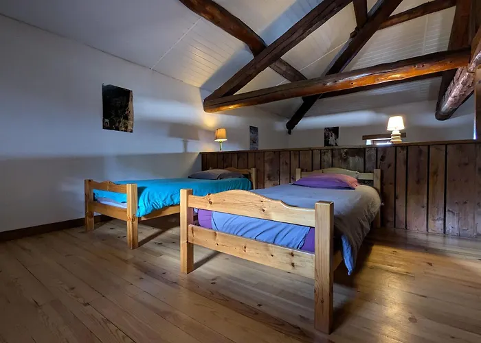 En Pierres Avec Cour Et 3 Chambres, Au Coeur D'un Village Proche De Langeac - Fr-1-582-233 Holiday home *