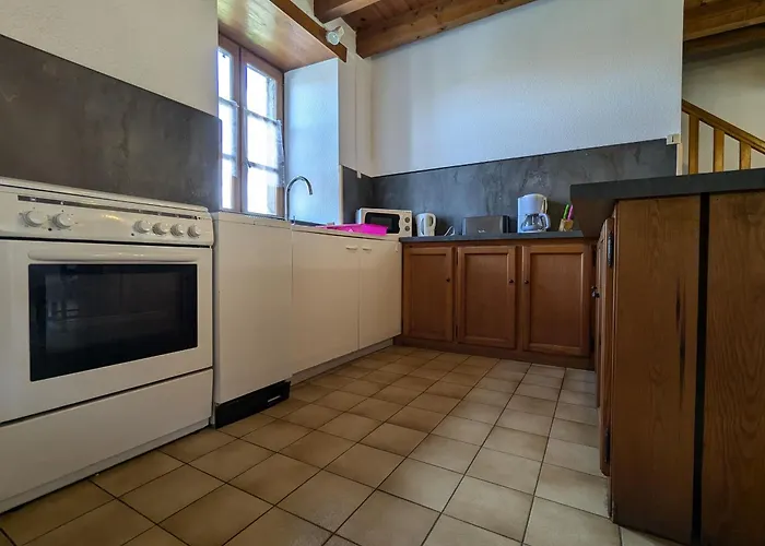 En Pierres Avec Cour Et 3 Chambres, Au Coeur D'un Village Proche De Langeac - Fr-1-582-233 Holiday home *